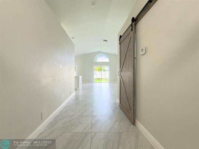 Building Photo - 12204 Sunset Point Cir
