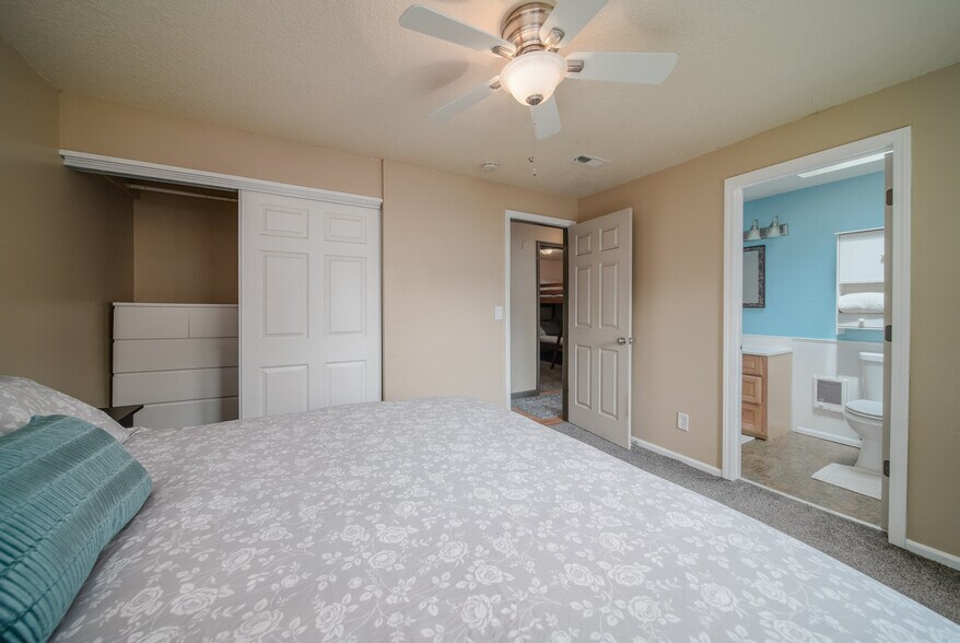 Building Photo - 312 S Nebraska St