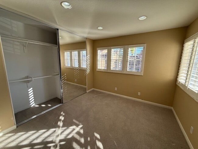 Building Photo - 2 Bedroom Condo in Aliso Viejo!