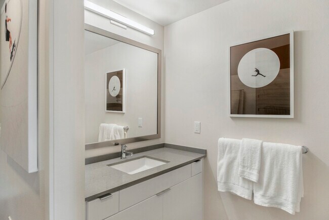 Building Photo - 21 Clarence Pl