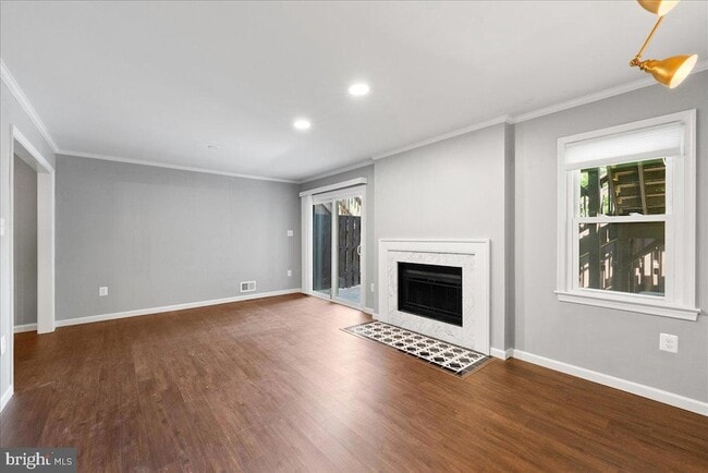 Building Photo - 4527 Sawgrass Ct
