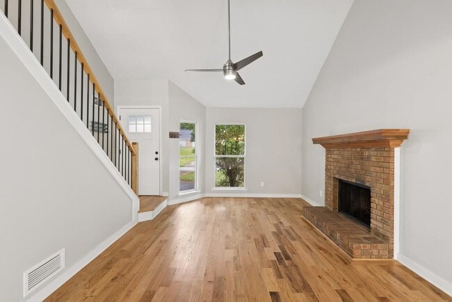 Building Photo - 4930 Farmstead Ct NE