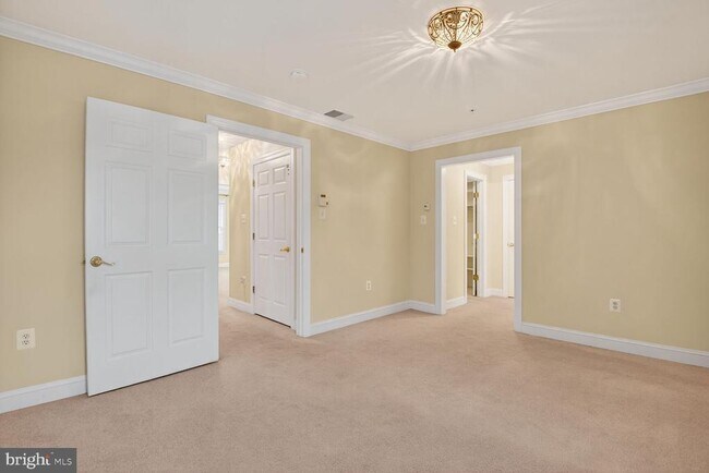 Building Photo - 12013 Montrose Park Pl