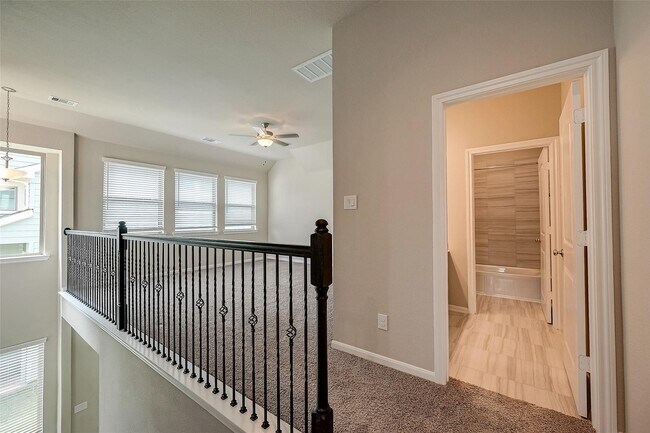 Building Photo - 2559 Terrace Point Dr
