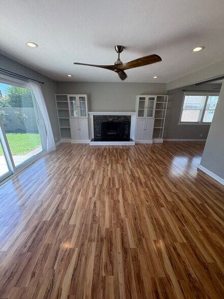 Building Photo - 7108 Santa Ana Cir