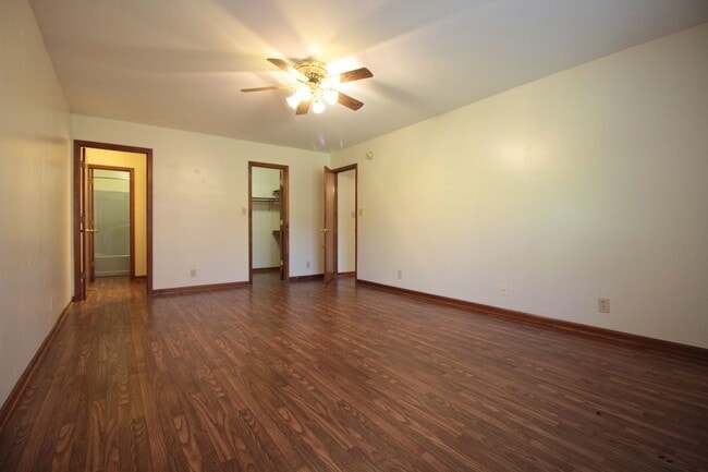 Building Photo - 205 Farmer Rd