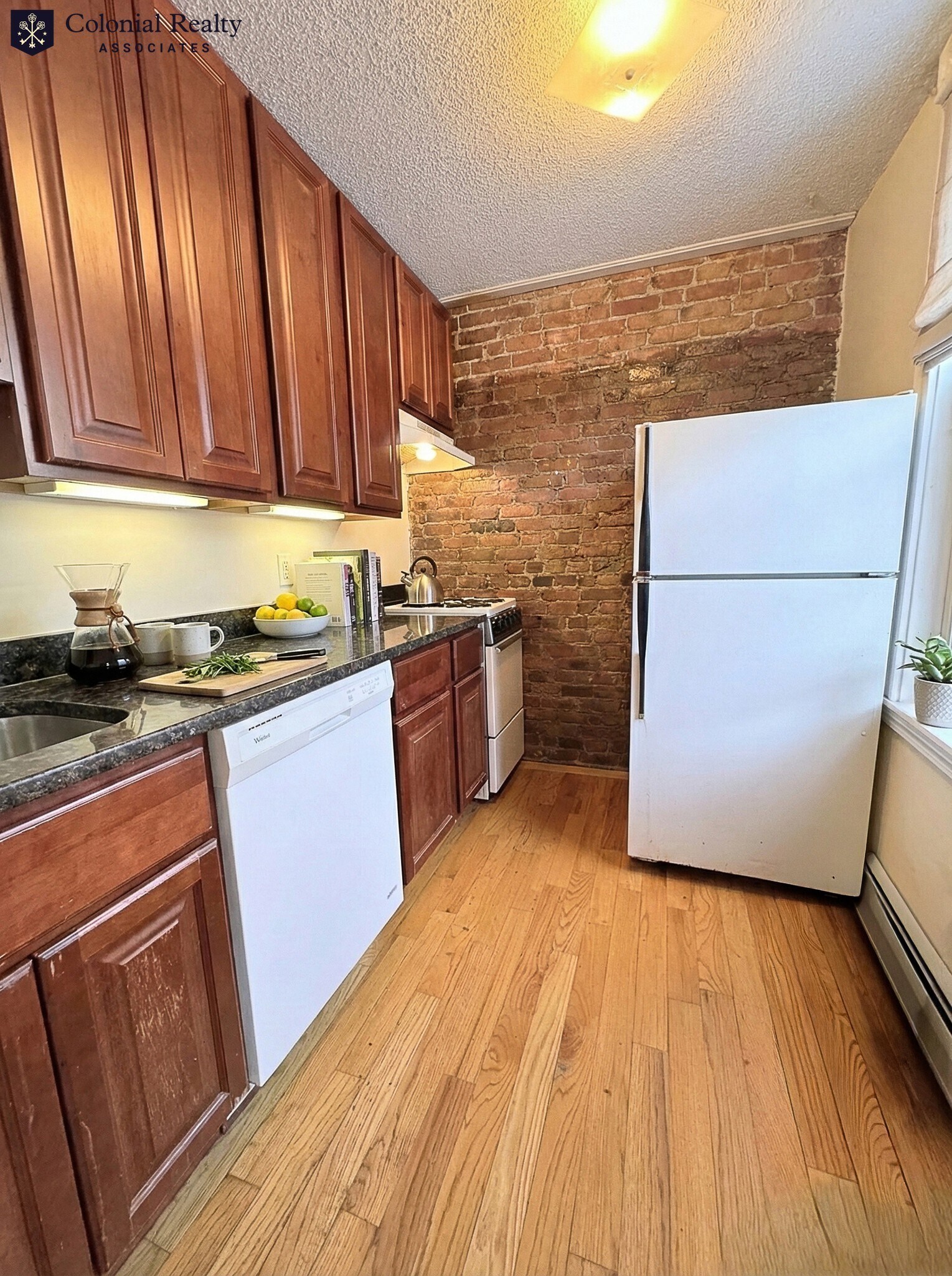 Building Photo - 49 Cameron St