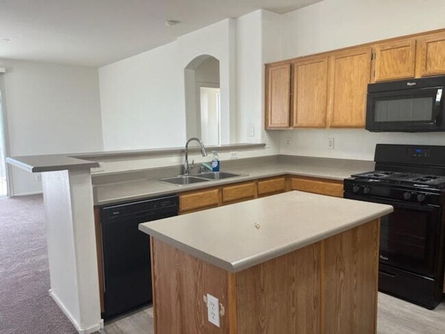 Building Photo - Great single story 3 bedroom house for rent!