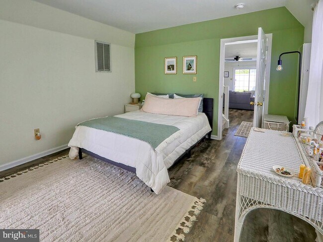 Building Photo - 108 Seabright Way