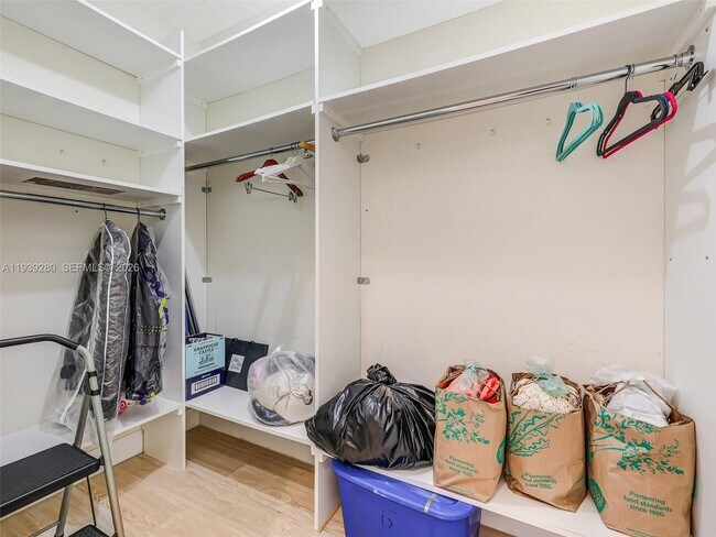 Building Photo - 3330 NE 190th St