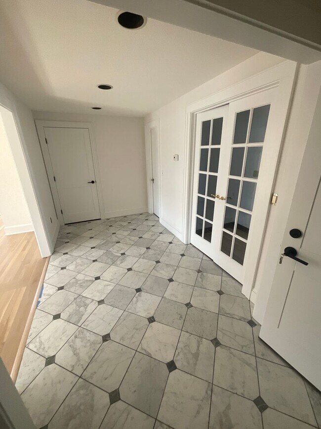 Building Photo - 0 Macdonough Place