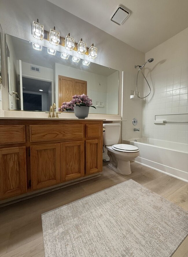 Building Photo - *2-Bedroom 2-Bathroom Condo in Gated Antelope Community! *