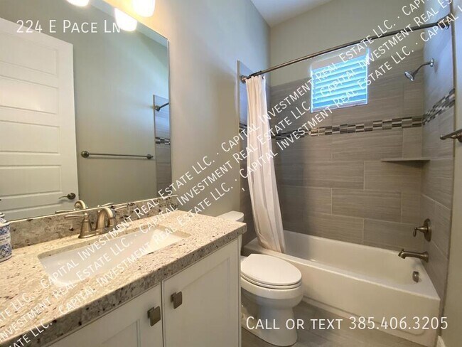 Building Photo - 224 E Pace Ln