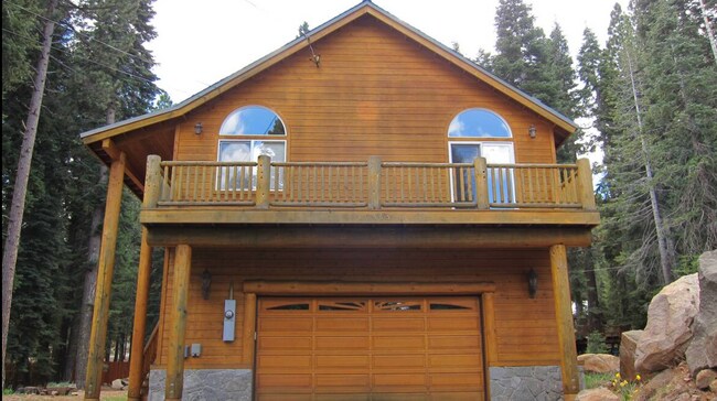 Building Photo - 10565 Laurelwood Dr