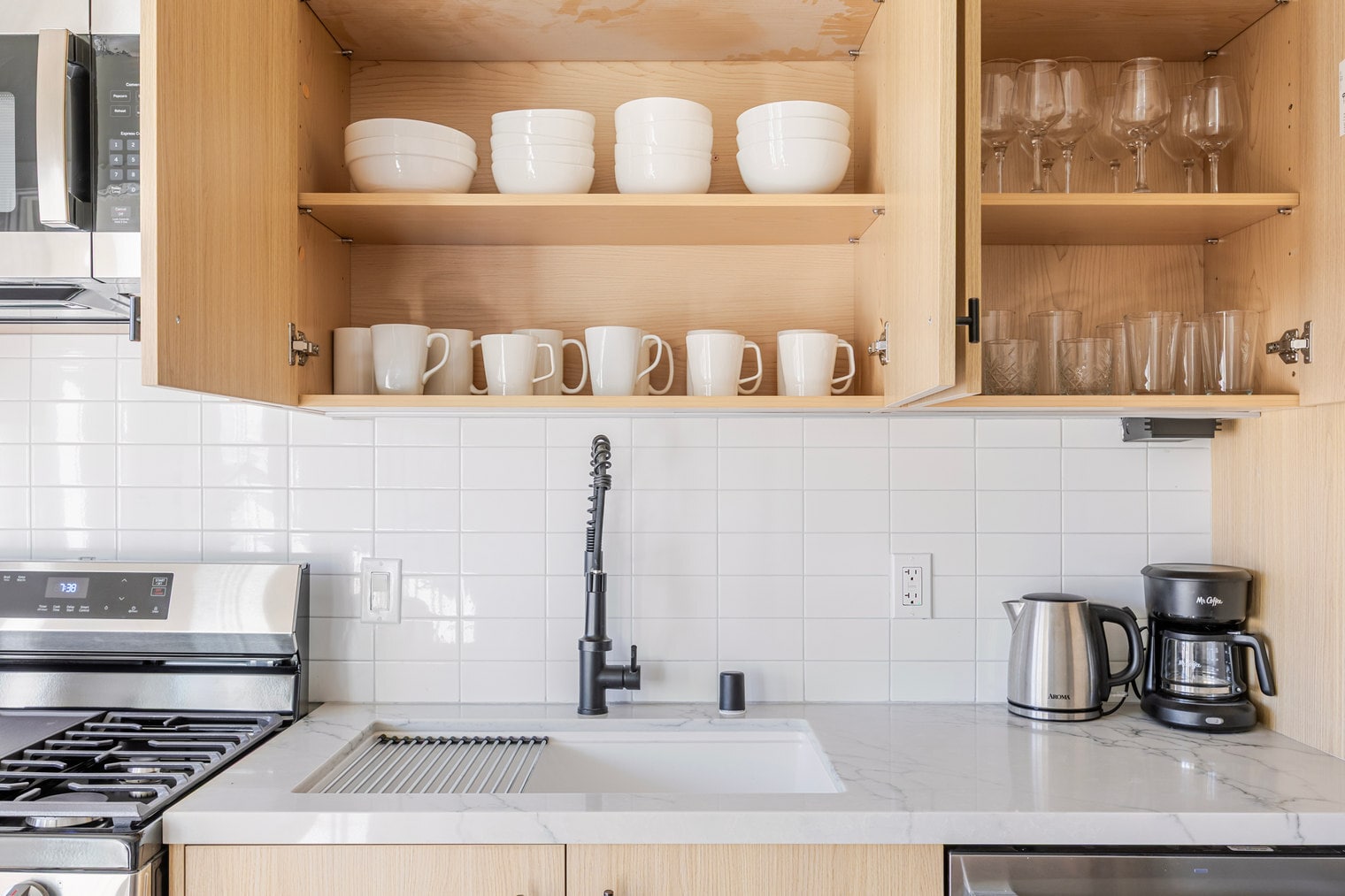 Building Photo - 611 N Virgil Ave