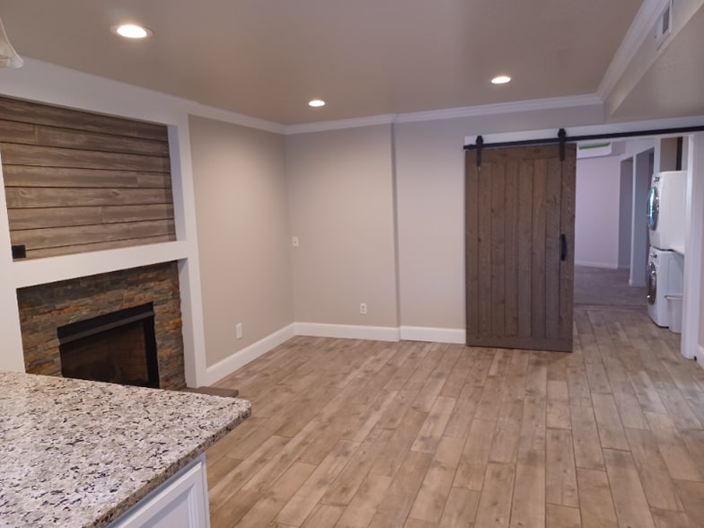 Building Photo - 1137 Heather Cir