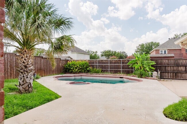 Building Photo - 2637 Austin Dr