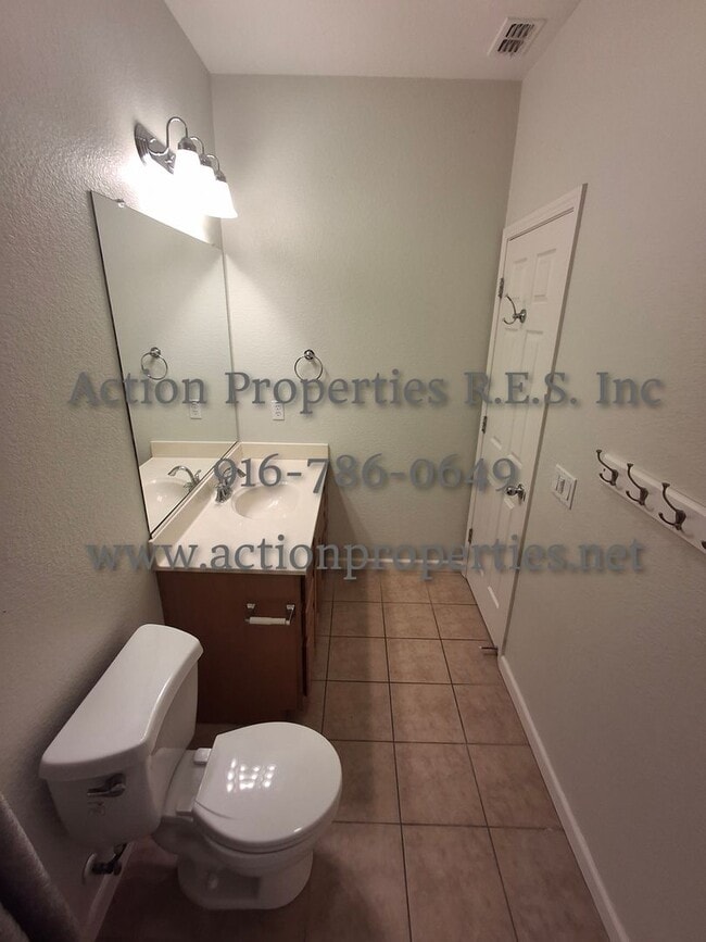 Building Photo - 2308 Las Palomas Loop