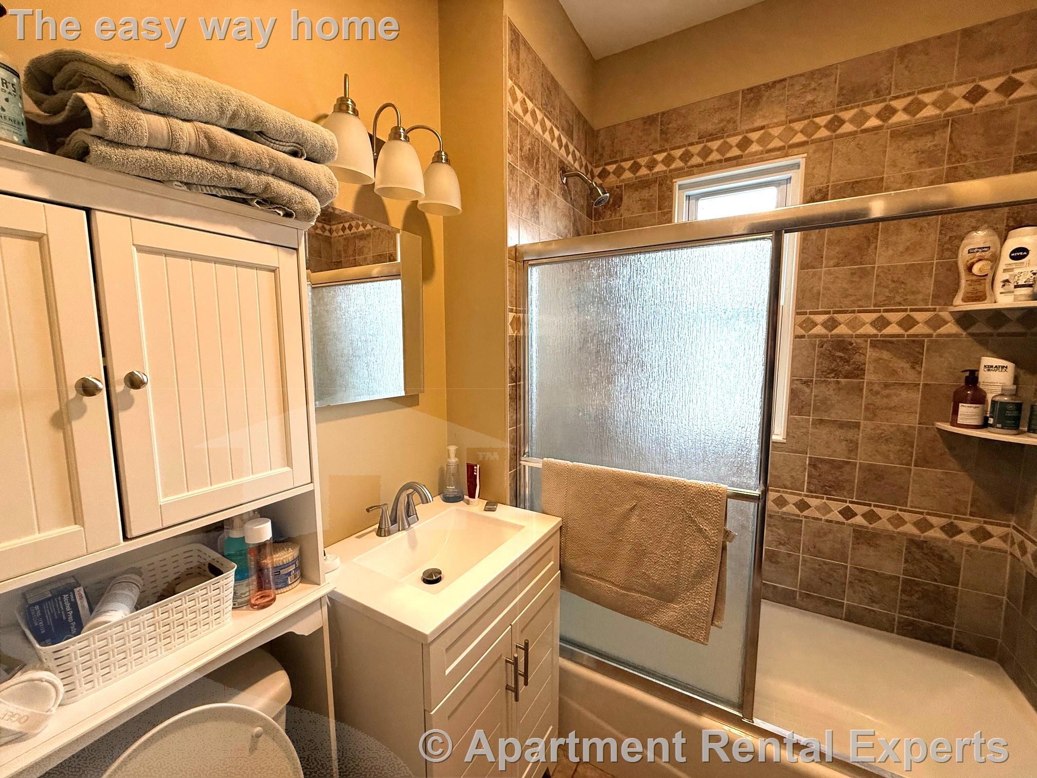 Building Photo - 42 Gibbens St