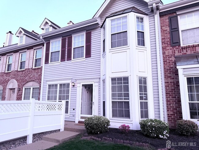 Building Photo - 207 Darwin Ln