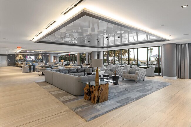 Building Photo - 730 N Ocean Blvd