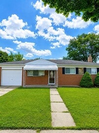 Building Photo - 32627 Dowland Dr
