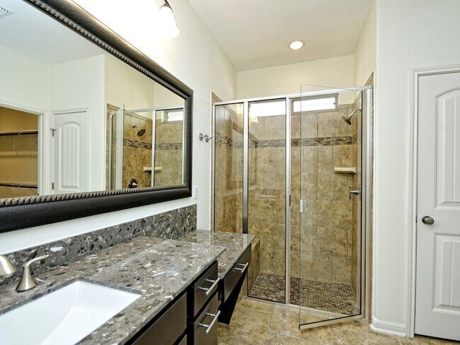 Building Photo - 2216 Lookout Range Dr