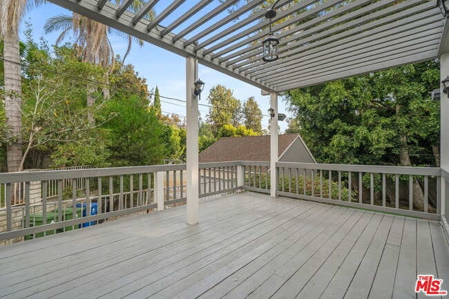 Building Photo - 10384 Northvale Rd