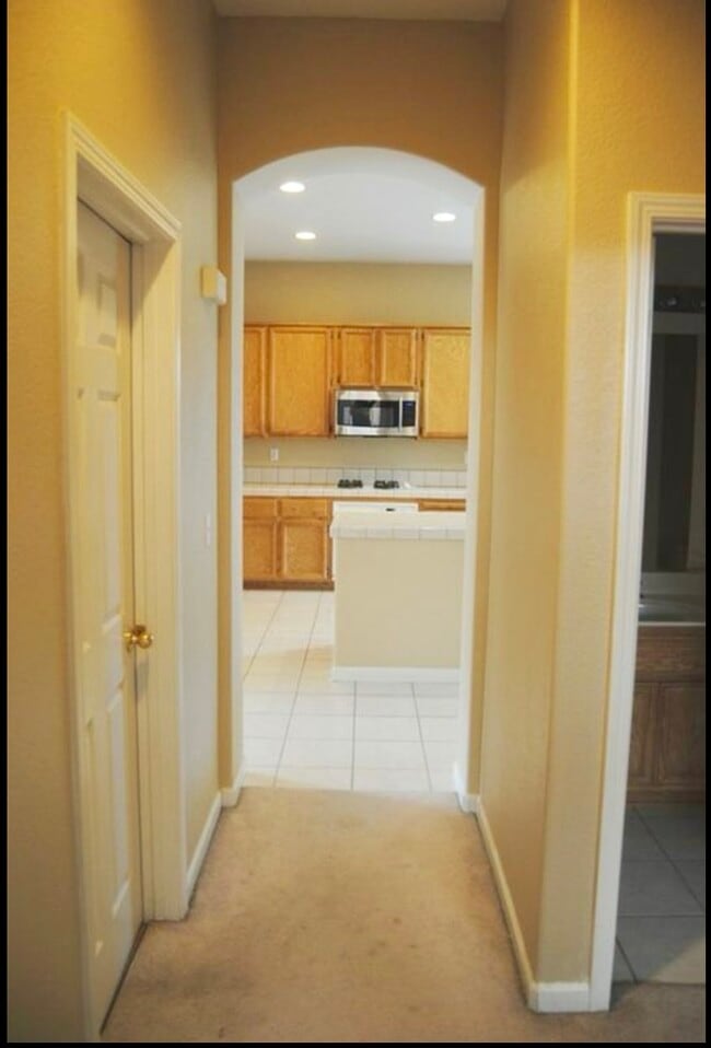 Building Photo - 111 Lembi Dr
