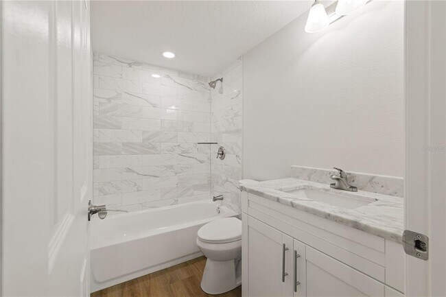 Building Photo - 6617 Harbor Dr