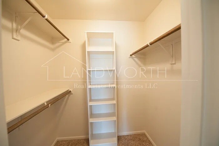 Building Photo - 4620 Angus Dr