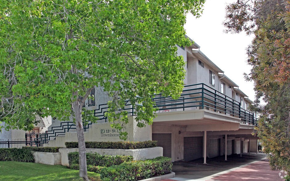 Primary Photo - 11th Street Townhomes