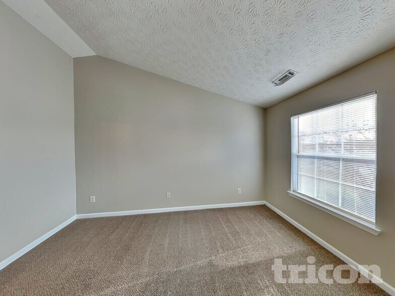 Building Photo - 213 Forrest Dr