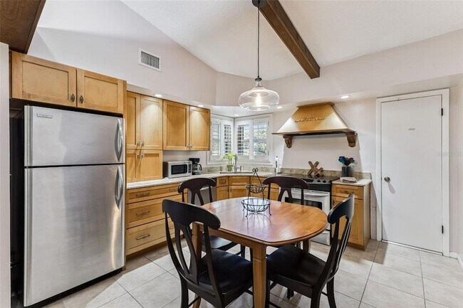 Building Photo - 116 Willow Ave