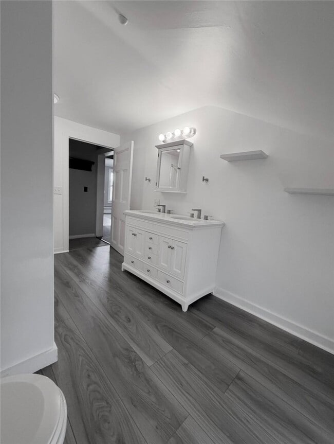 Building Photo - 35 Main St