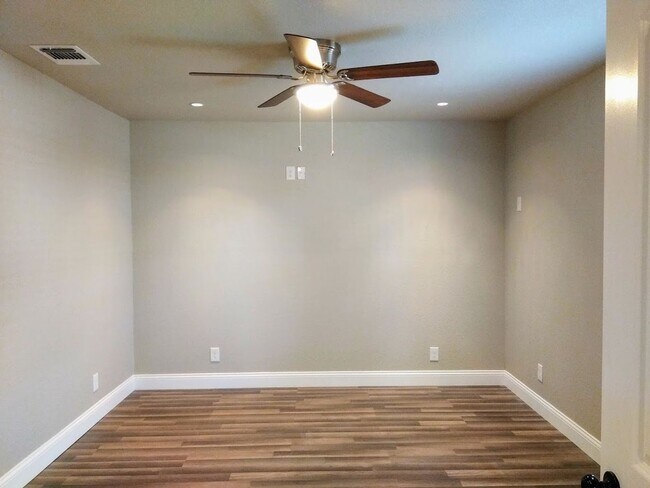 Building Photo - *COMING SOON* Charming 3BR/2BA Home with Covered Porch & Stainless Steel Appliances!
