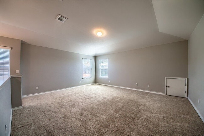 Building Photo - THIS STUNNING RENTAL HAS IT ALL!