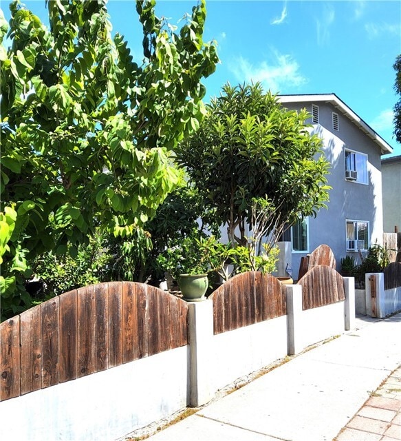 Building Photo - 2876 La Salle Ave