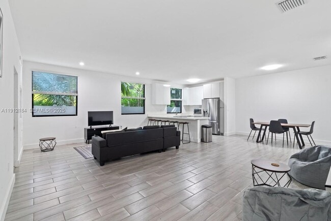 Building Photo - 1544 NW 59th St