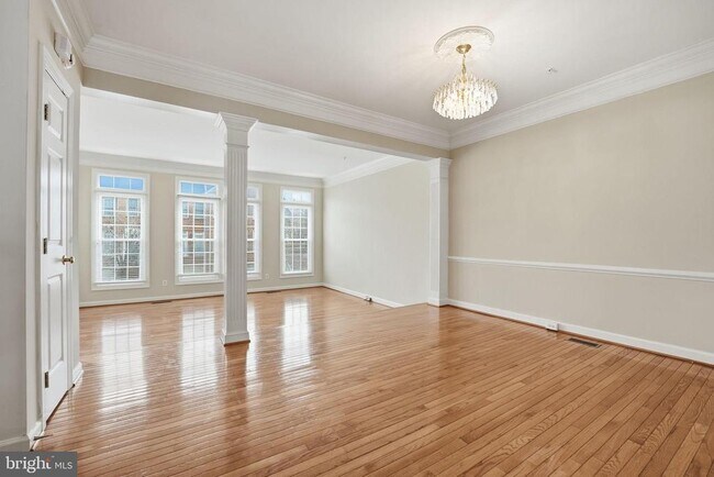 Building Photo - 1806 Brentridge St