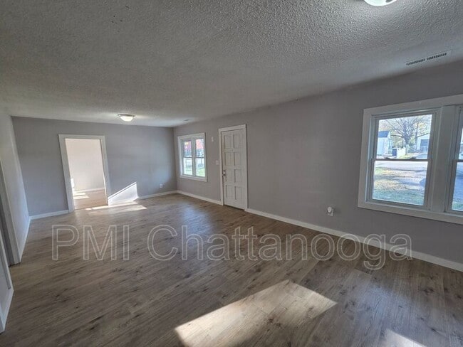 Building Photo - 1663 Keeble St