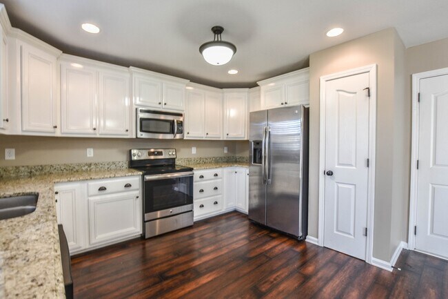 Building Photo - Pet Friendly in Fox Crossing!