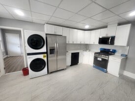 Building Photo - 247 W Duncannon Ave