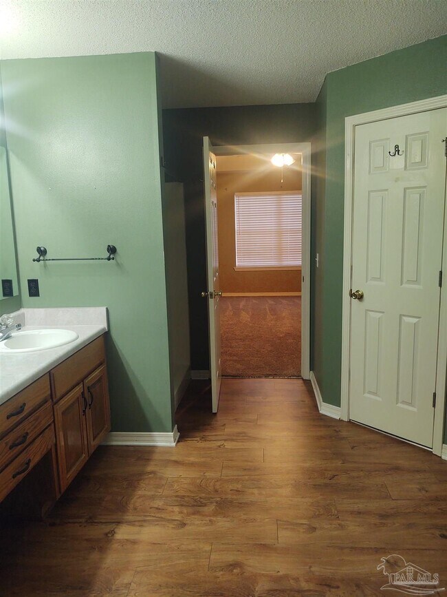 Building Photo - 5268 Deerfoot Ln