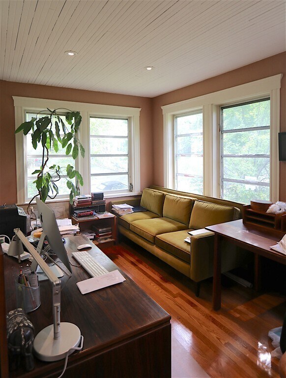 Building Photo - 47 Lewis St