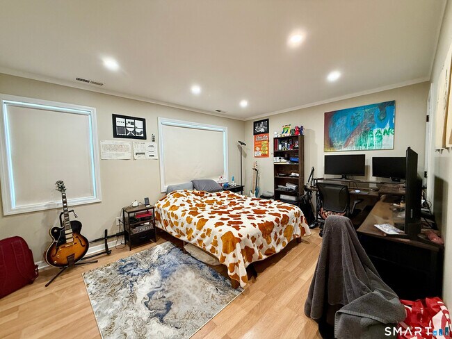 Building Photo - 133 Clearview Ct