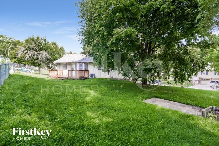 Building Photo - 7305 NW 76 Pl