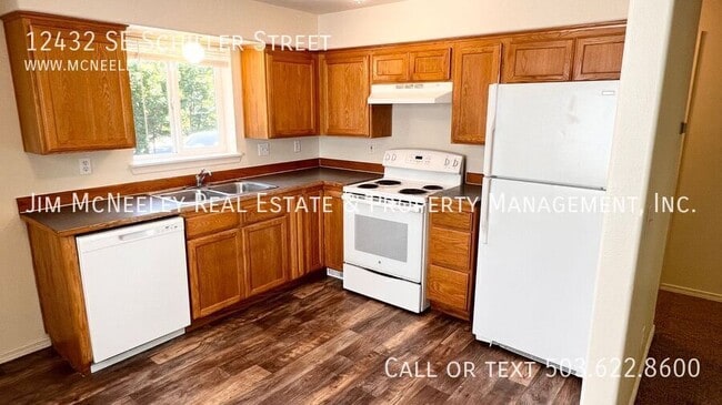 Building Photo - 12432 SE Schiller St