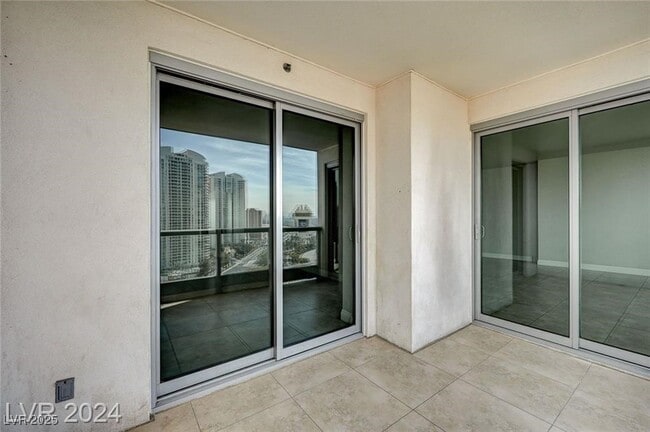 Building Photo - 222 Karen Ave