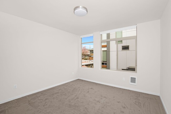 Building Photo - Exceptional 2 bdrm+office Modern Townhome